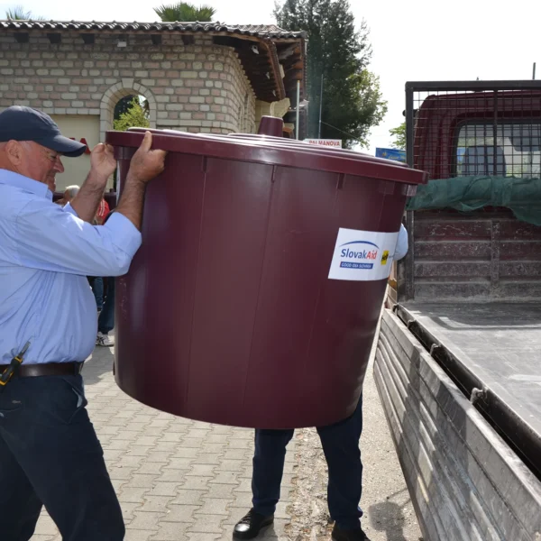 Extending organic composting scheme in rural communities (5)